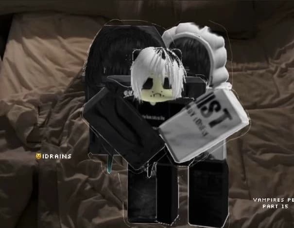 "Un humano enamorado de dos vampiros..?" thumbnail