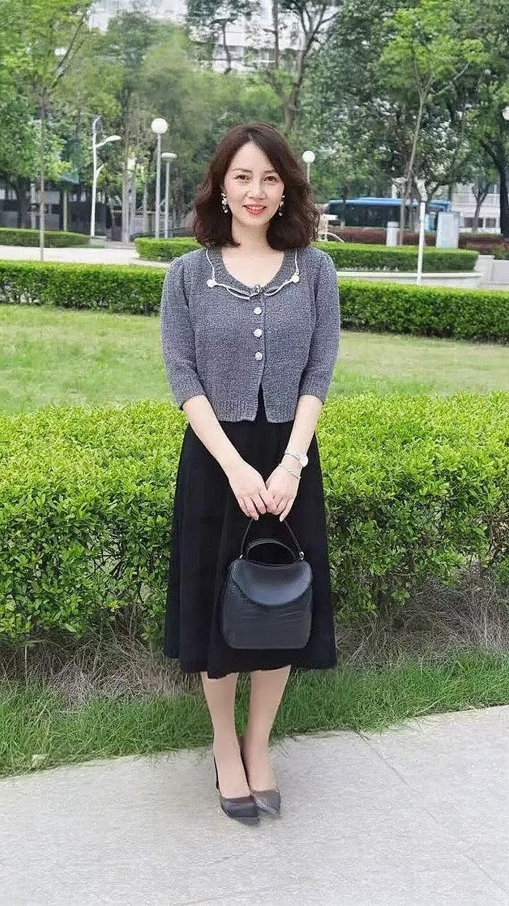 Single woman thumbnail
