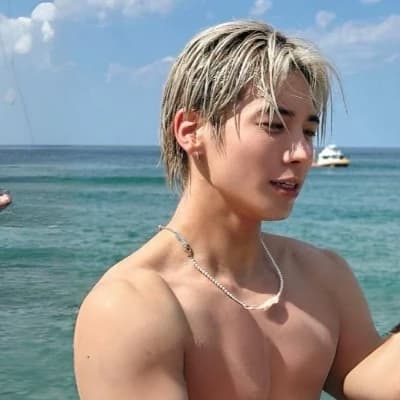Kim Taehyun thumbnail