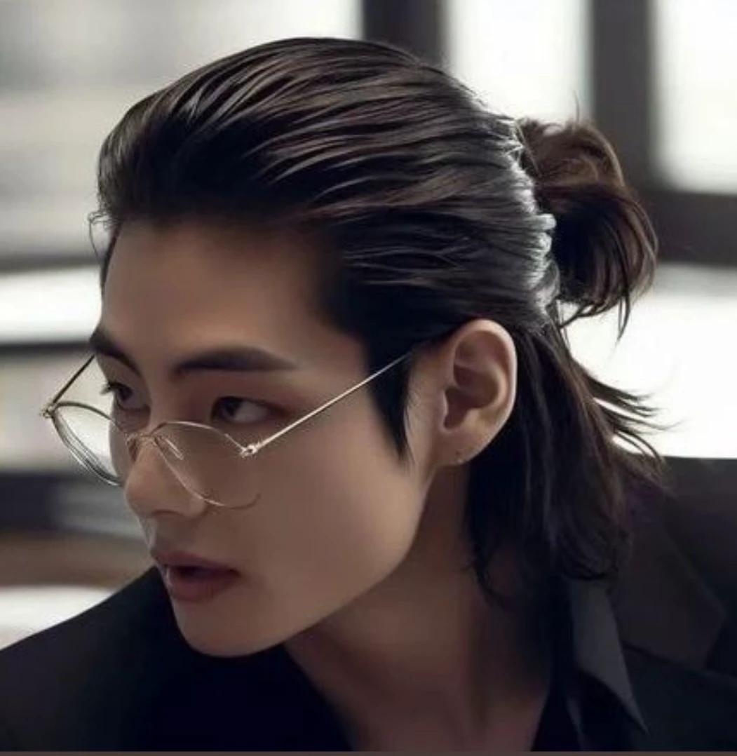 KIM TAEHYUNG thumbnail