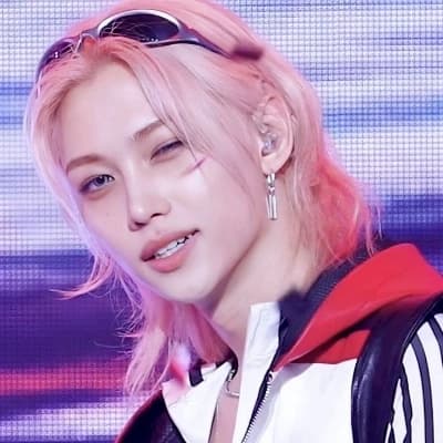 Lee Felix (Lee Yongbok) thumbnail