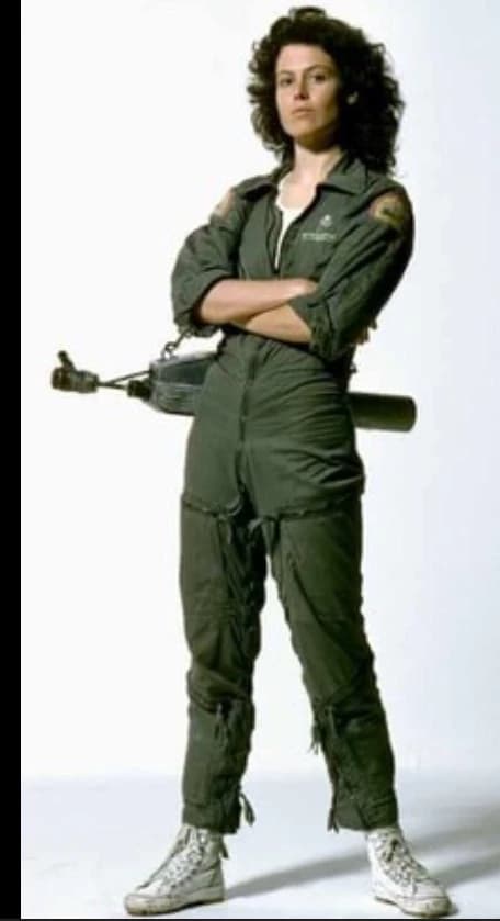 Ellen Ripley x Xenomorph. thumbnail