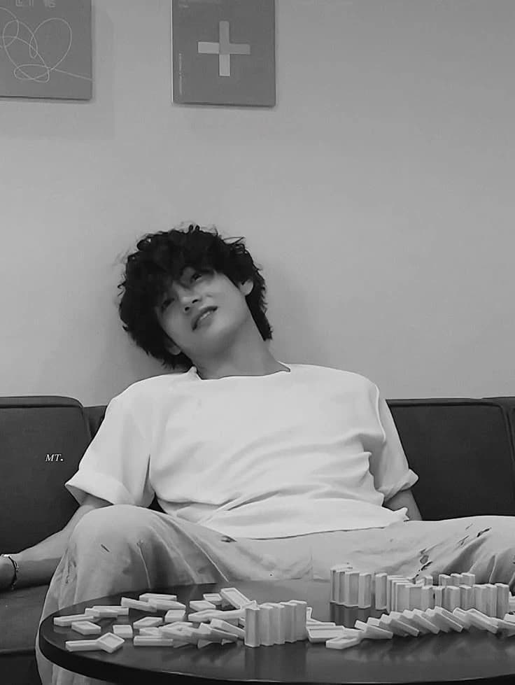 Kim Taehyung thumbnail