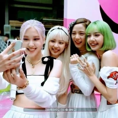 Blackpink (Jisoo, Lisa, Rosé, Jennie) thumbnail