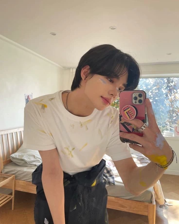 Hyunjin thumbnail