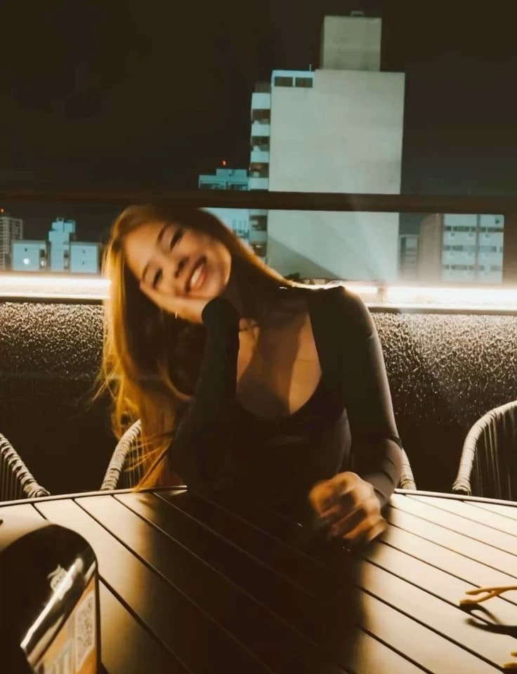 Ana Carolina • Best friend in distress thumbnail