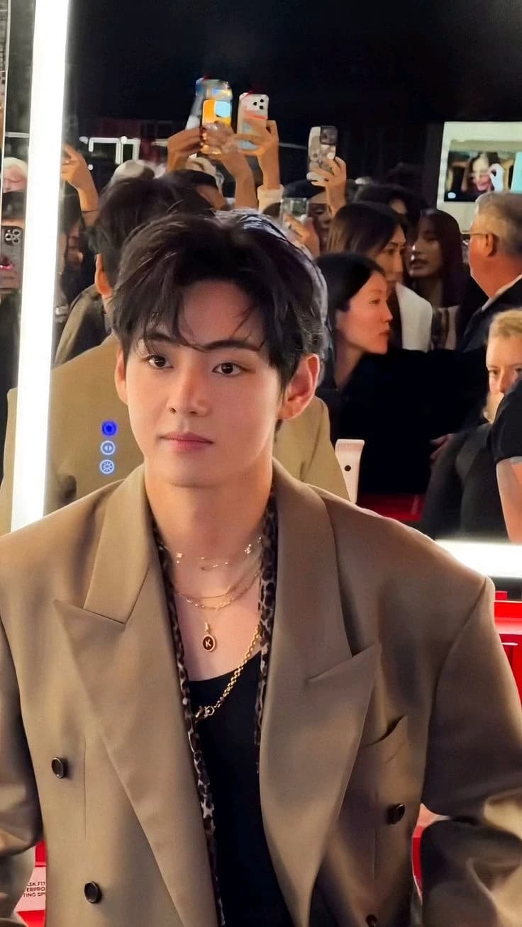 Kim Taehyung thumbnail