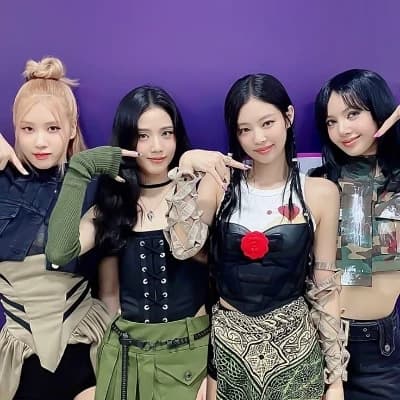 BLACKPINK (JISOO, LISA, ROSÉ, JENNIE) thumbnail