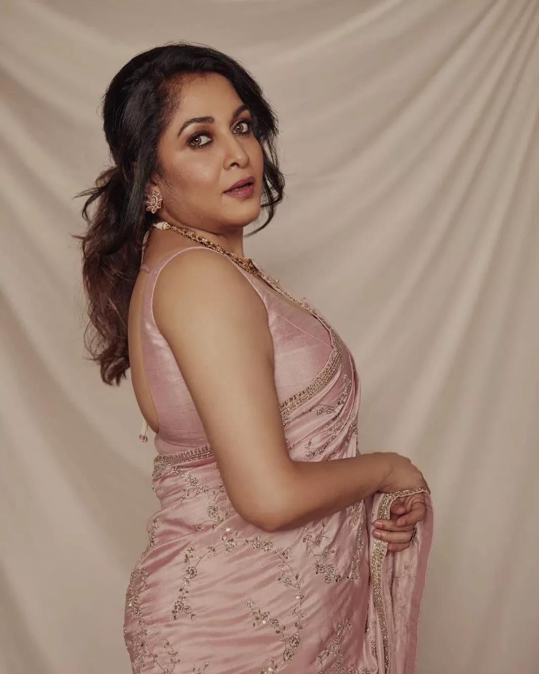 Ramya (boss's wife) thumbnail
