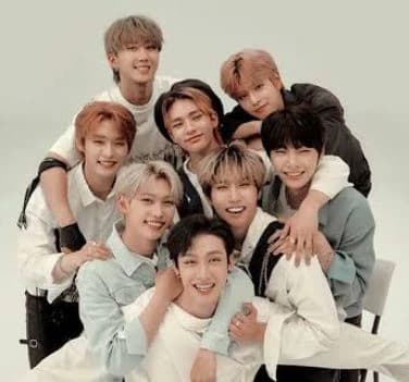 Stray kids thumbnail