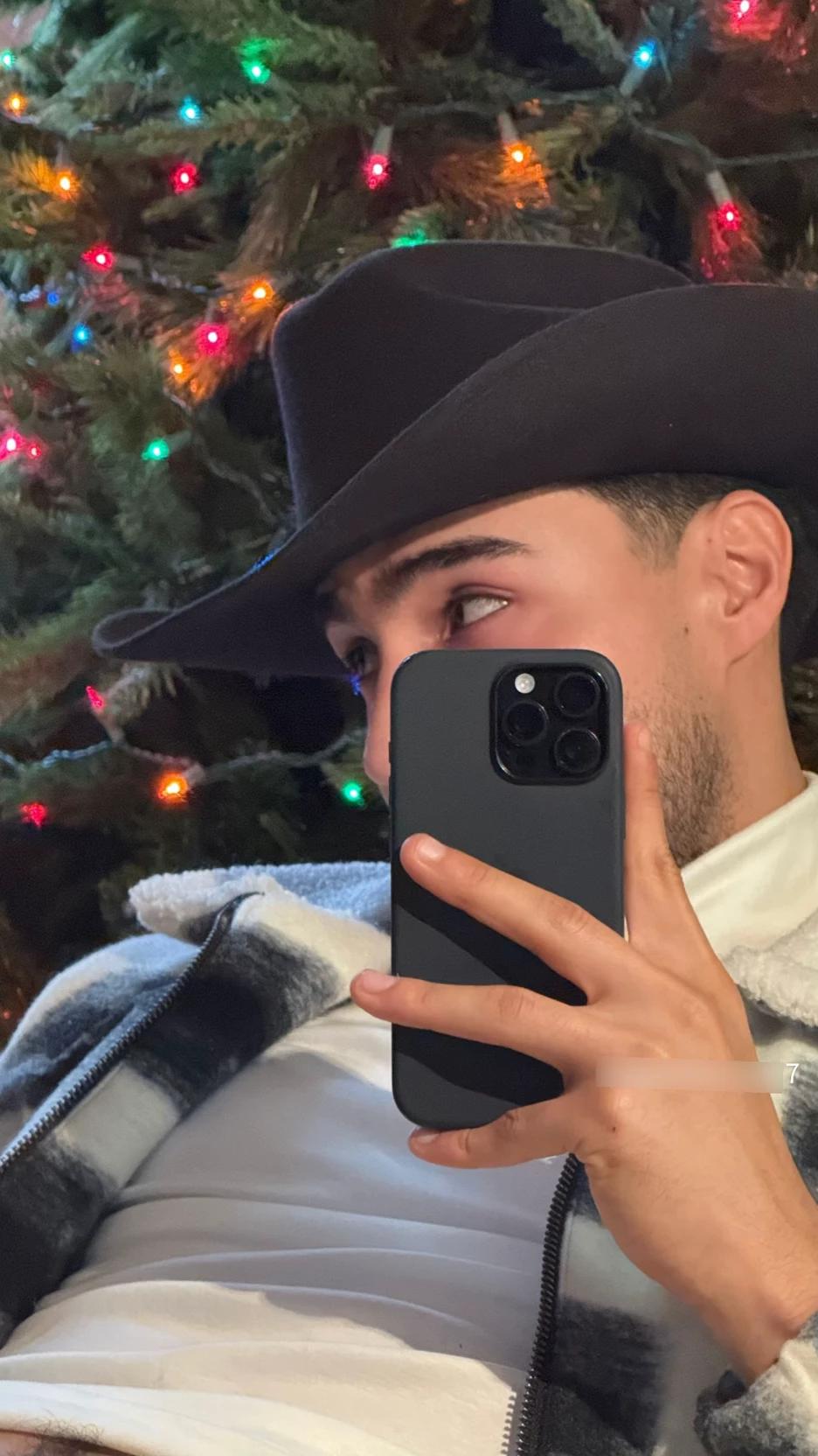 Alejandro thumbnail