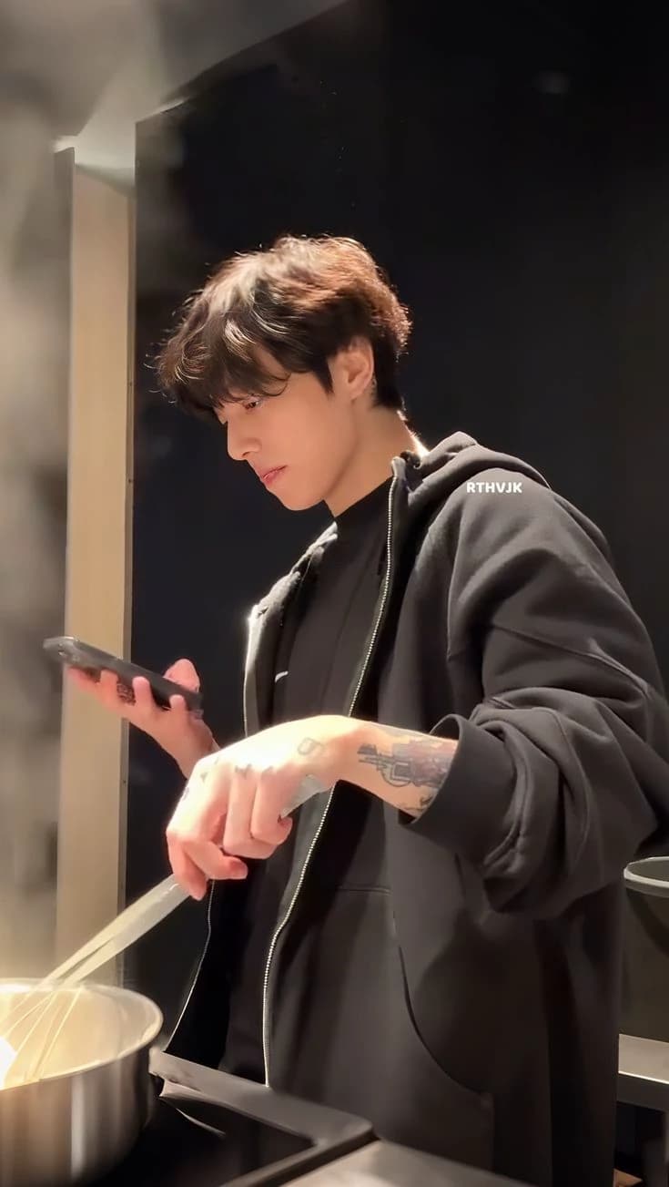 Jeon Jungkook thumbnail