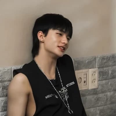 Hyunjin thumbnail