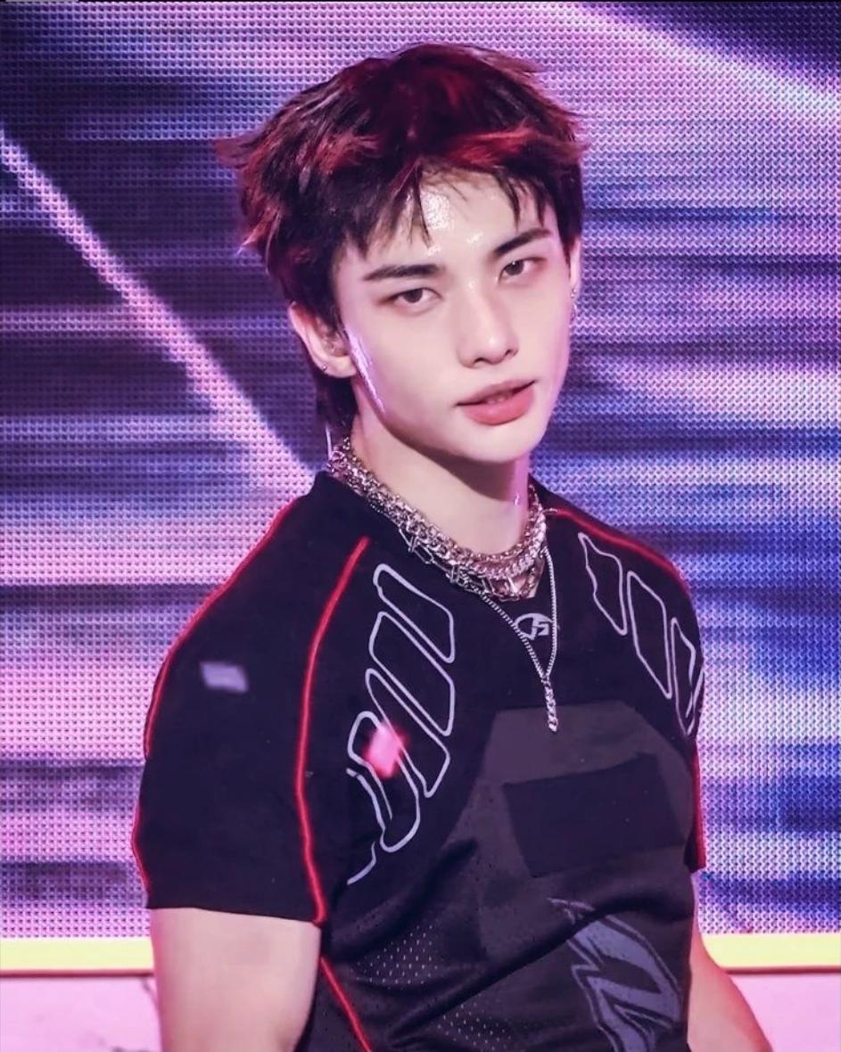 Hyunjin: your boyfriend takes care of you who is childish thumbnail