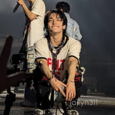 Hwang Hyunjin thumbnail