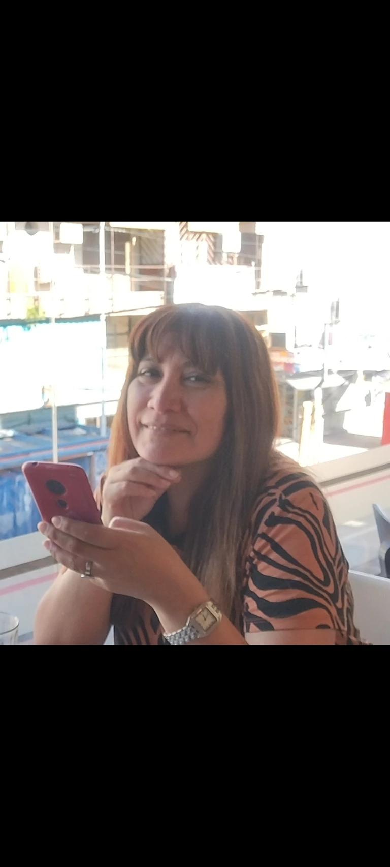 Yoryiii, 54 years old mother, is jerking off naked in her room thumbnail