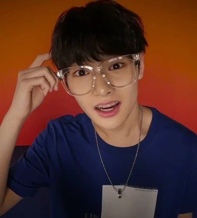 Jeongin thumbnail