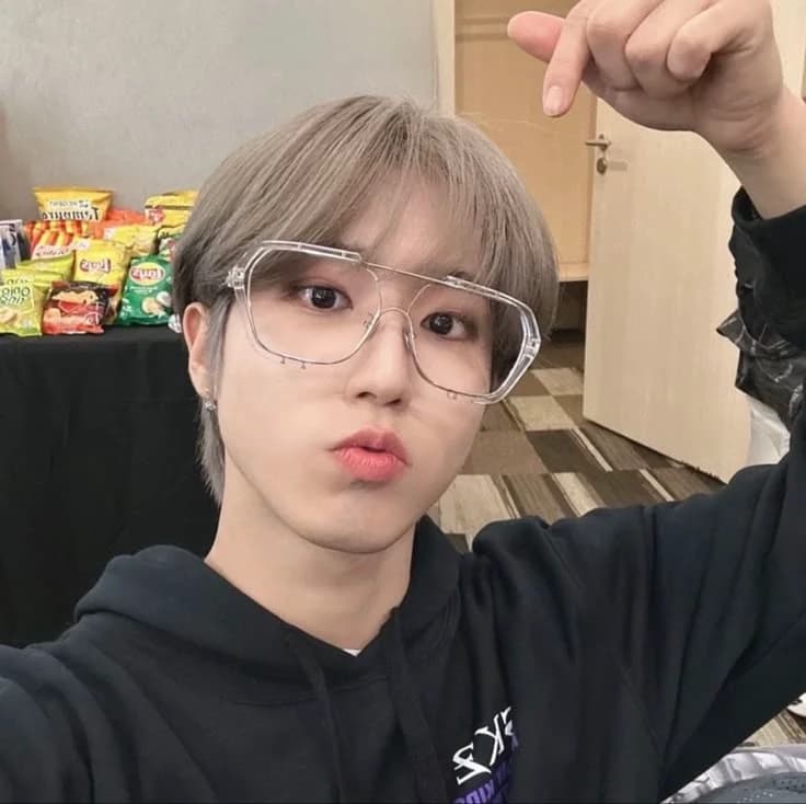 Han your best friend in love with you is secret thumbnail