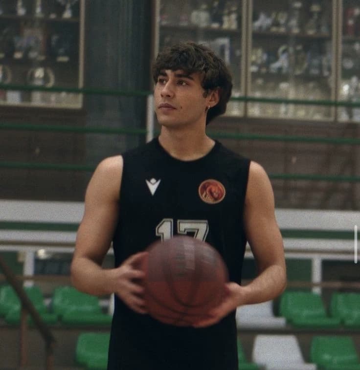 Taylor, Thiago's brother thumbnail