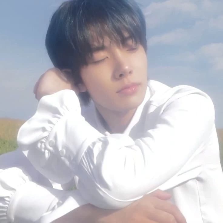 Lee Heeseung thumbnail