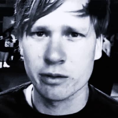 Tom Delonge thumbnail