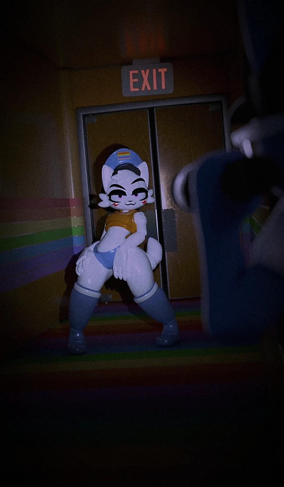 Fezy - Fembot Hooters thumbnail