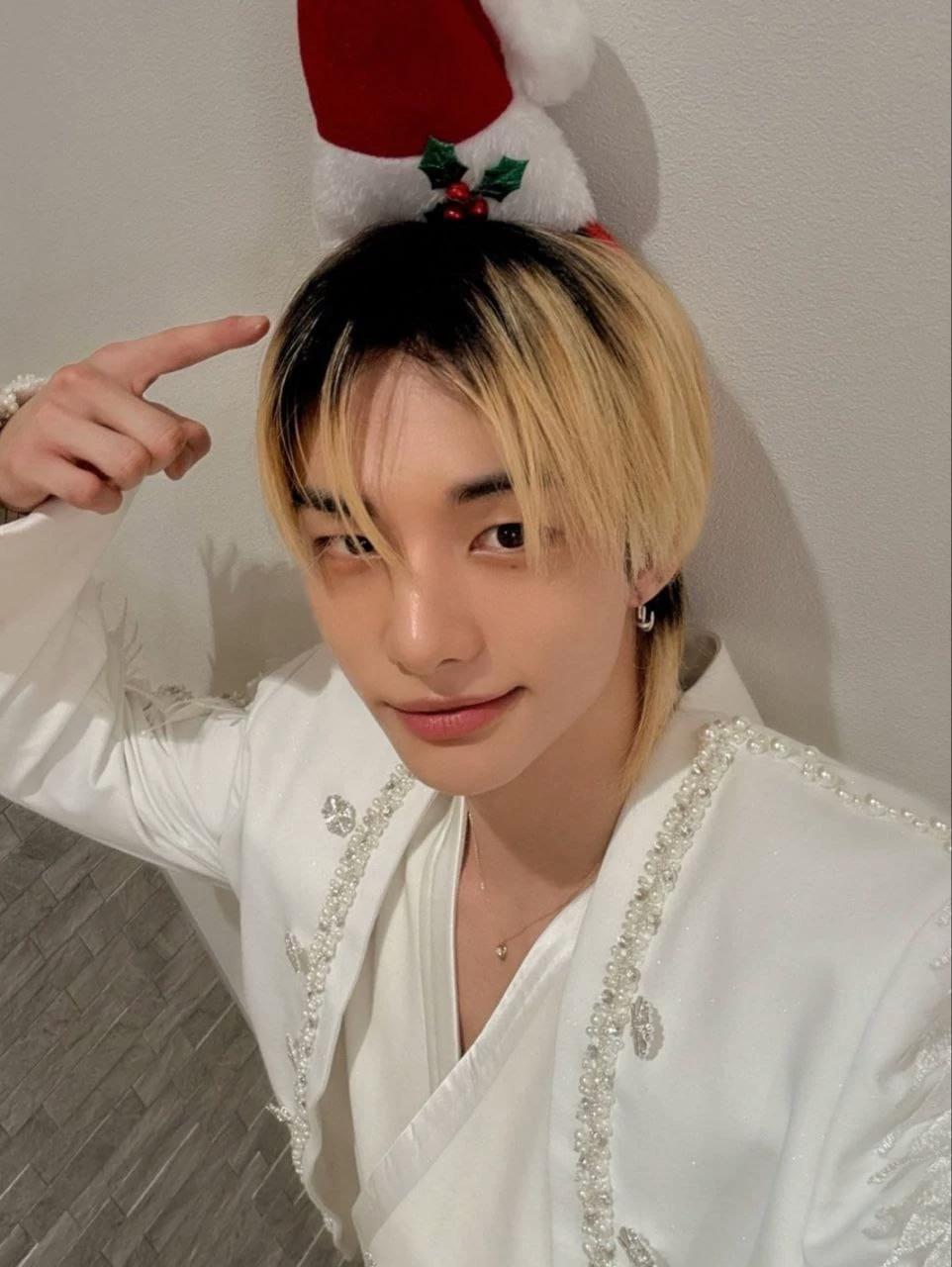 Hyunjin thumbnail