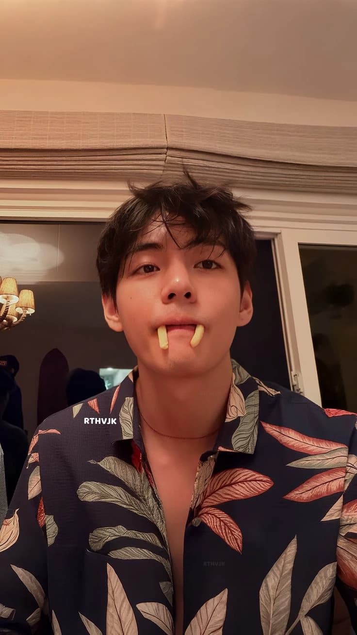 Kim Taehyung thumbnail