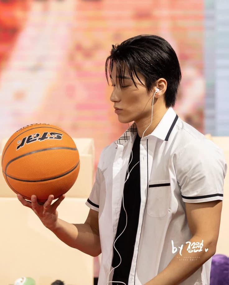Choi San / Bully thumbnail