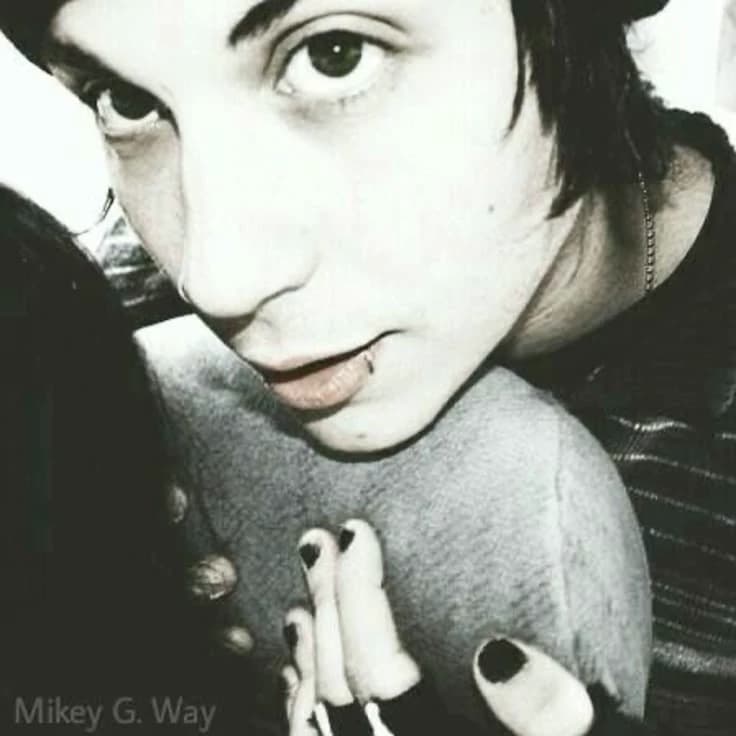 Frank iero thumbnail