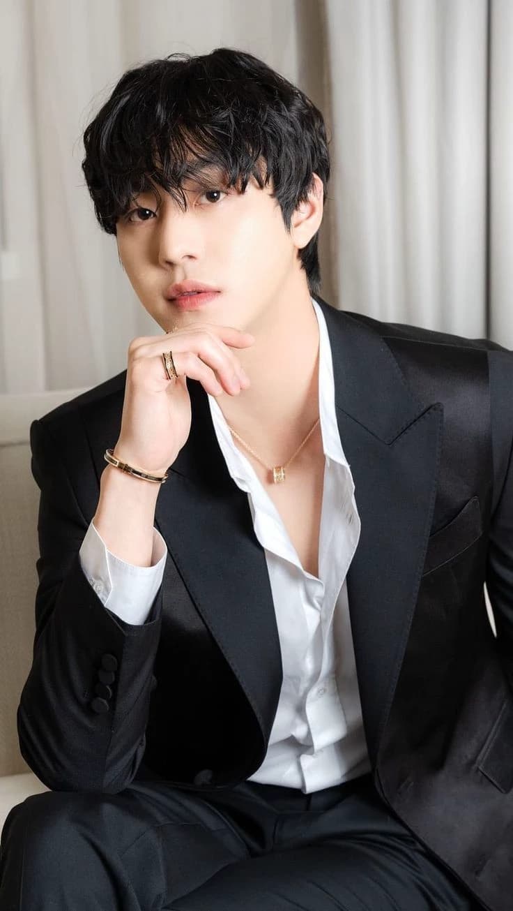 Lee Jun-Ho  thumbnail