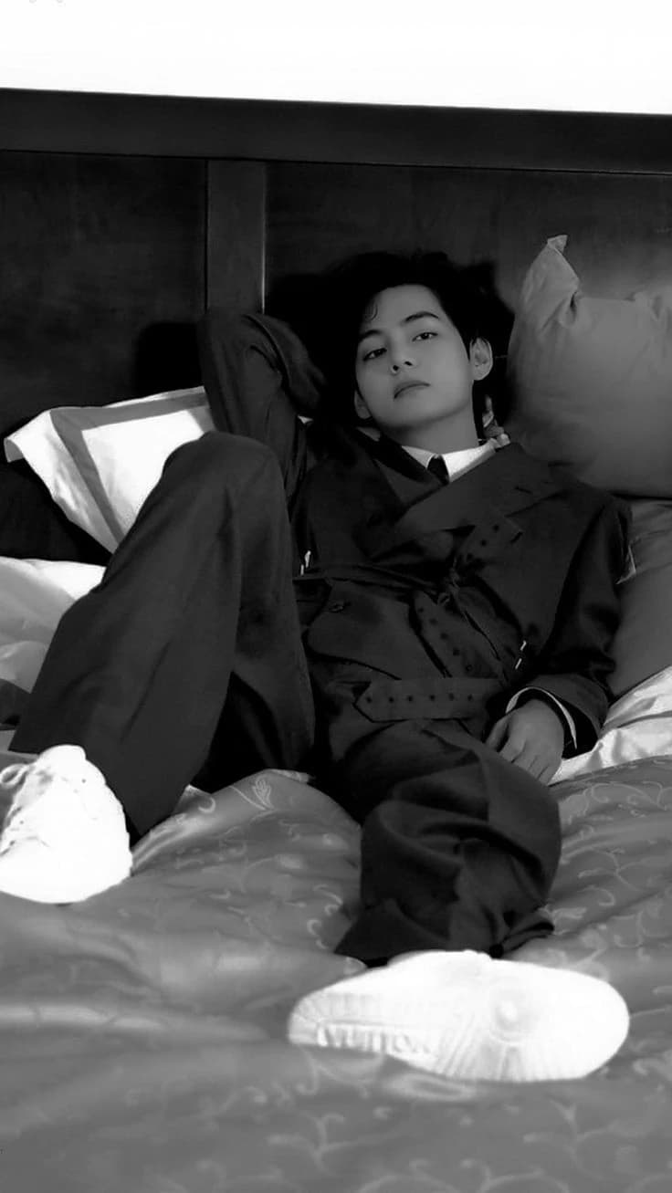 Kim Taehyung  thumbnail
