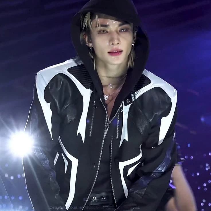 Hwang Hyunjin thumbnail