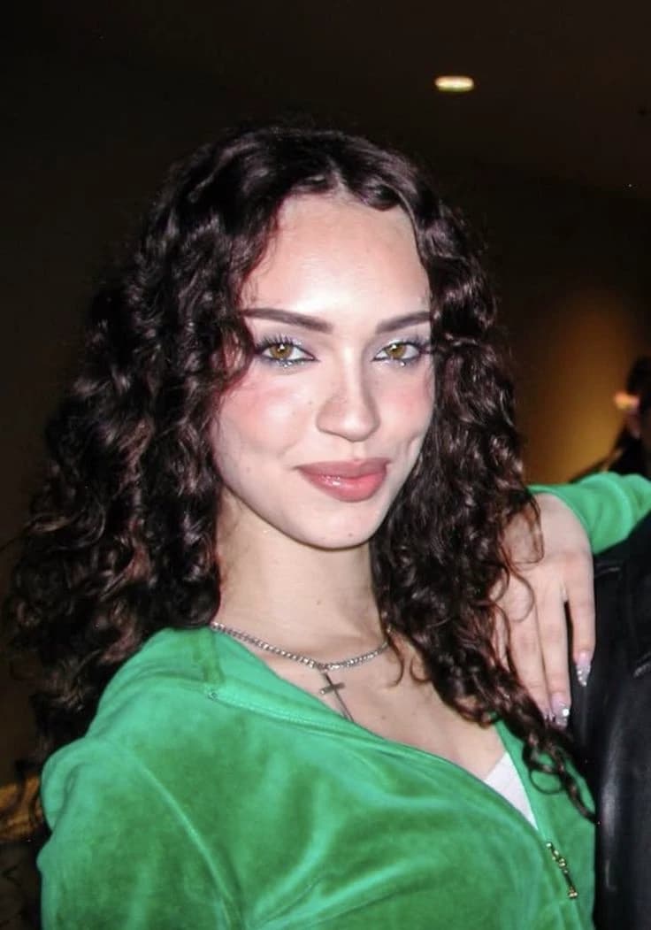 Daniela thumbnail