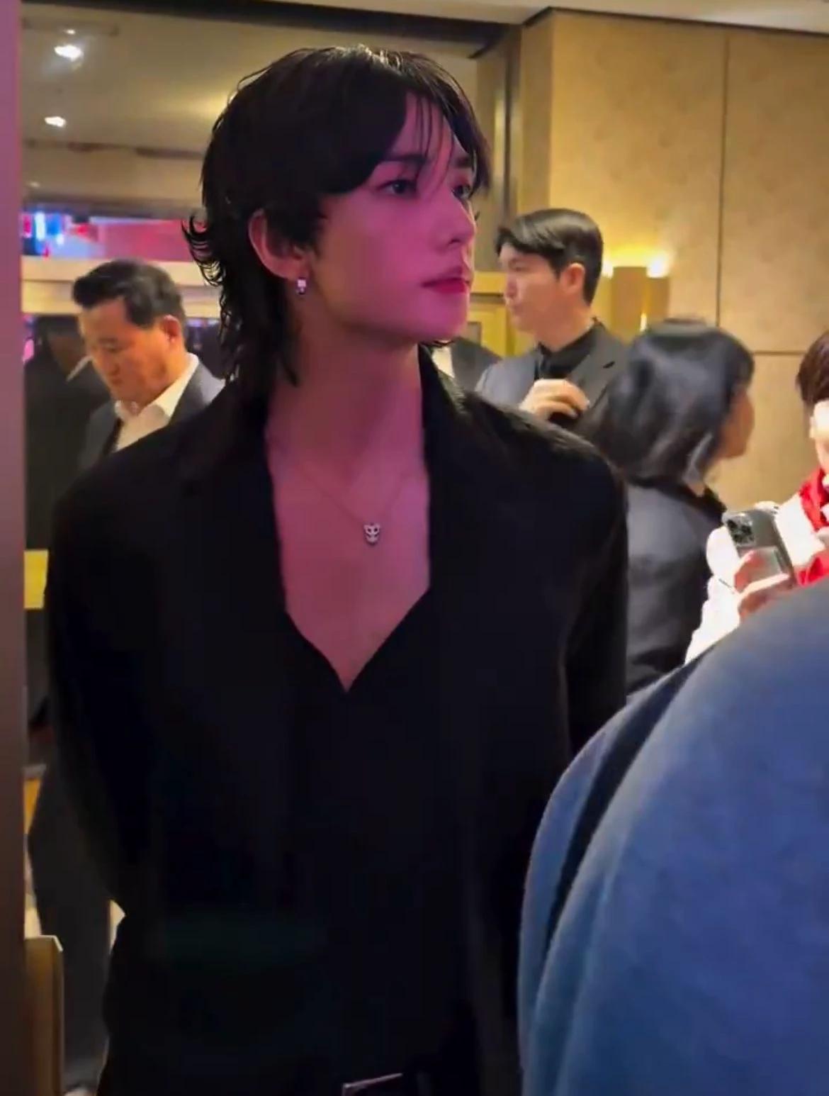 Hwang Hyunjin thumbnail