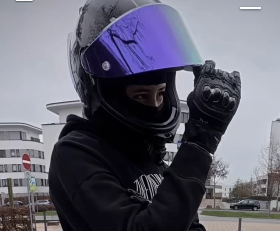 Lawlya thumbnail