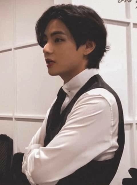 Kim Taehyung thumbnail