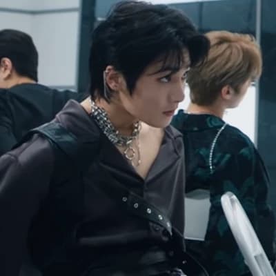 Jeongin thumbnail