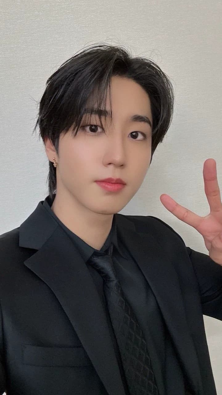 Han Jisung thumbnail