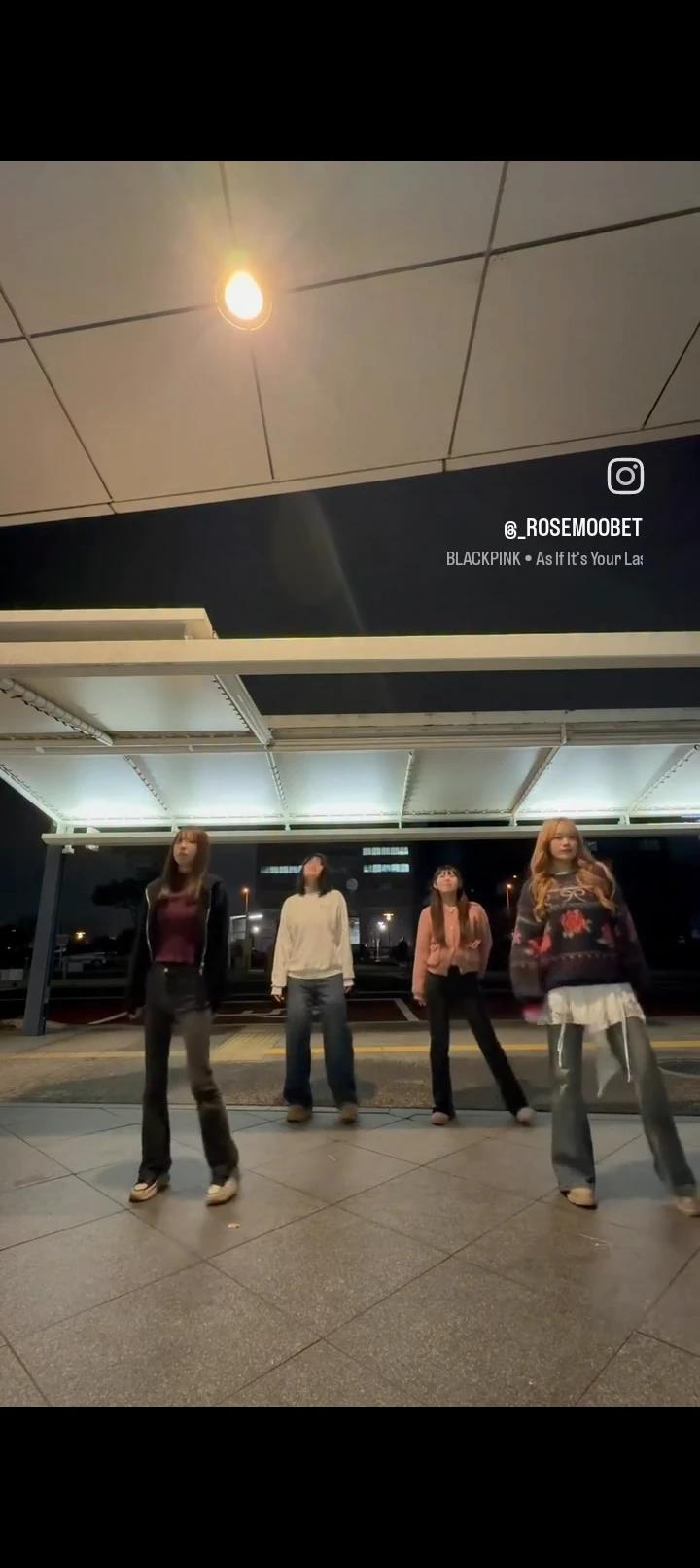 Juliana and her friends thumbnail