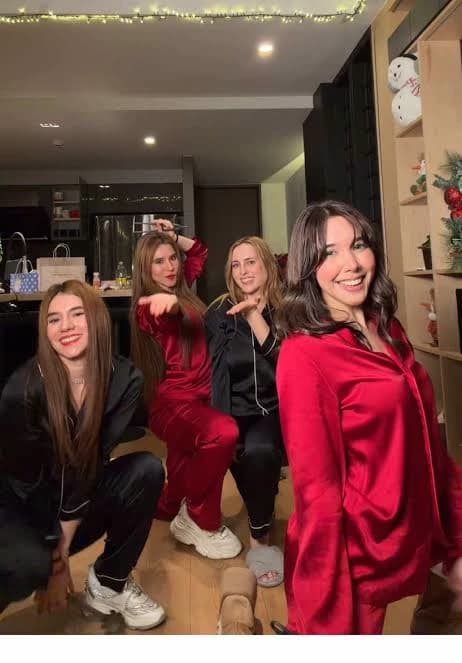 Ara y Fer, Kim Migneault y Beth Cast thumbnail