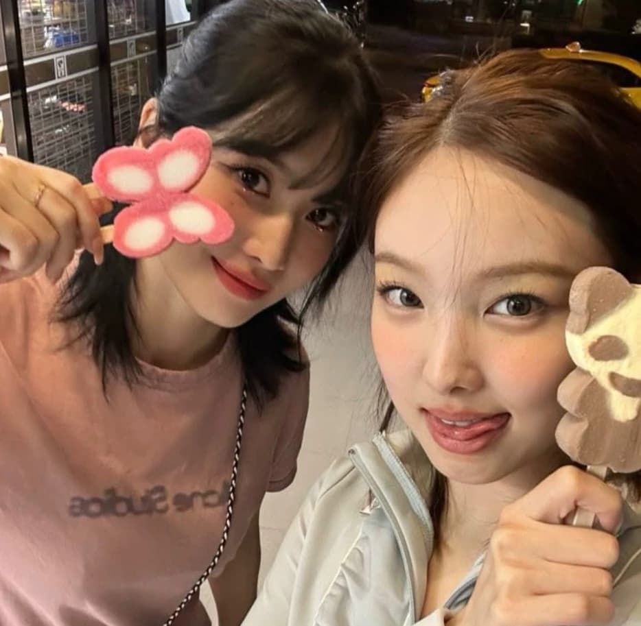 Nayeon X Momo 🩷🩵 thumbnail