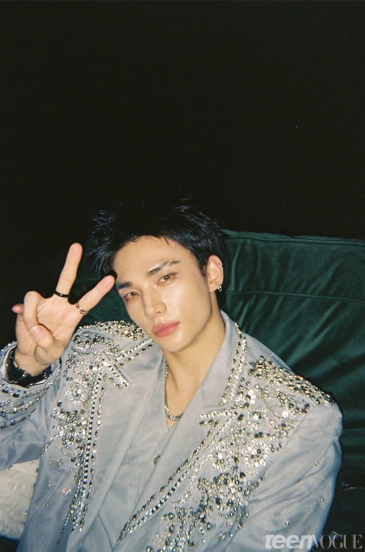 Hwang Hyunjin thumbnail