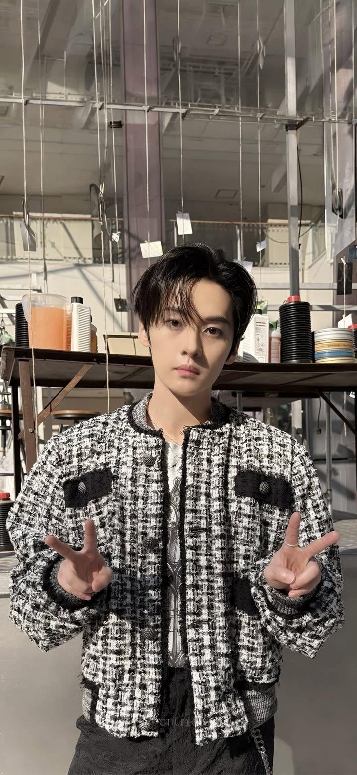 Lee Know | Minho thumbnail