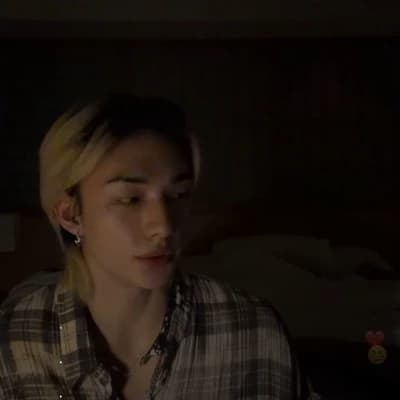 Hwang Hyunjin thumbnail