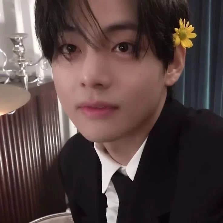Kim Taehyung thumbnail