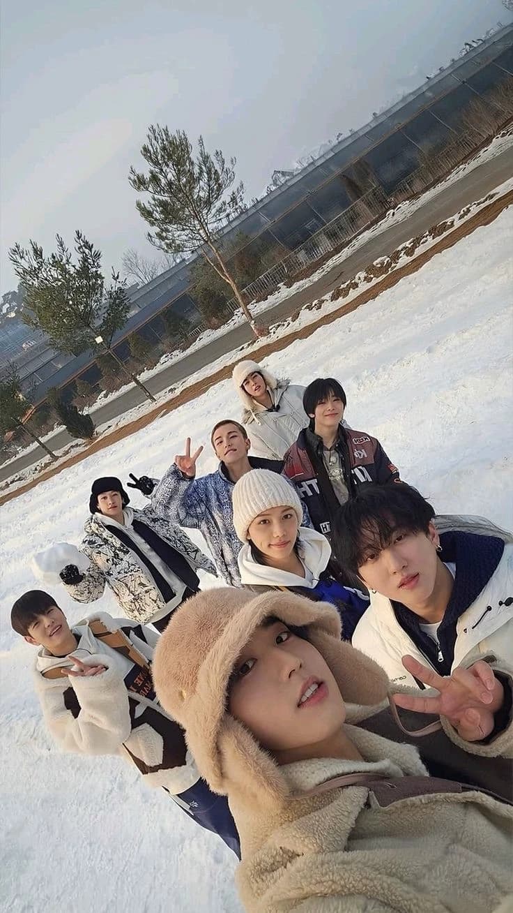 straykids thumbnail