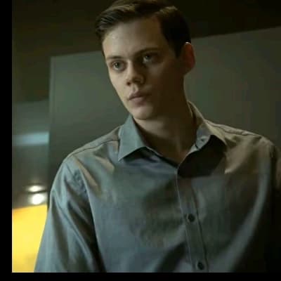 Bill Skarsgard thumbnail