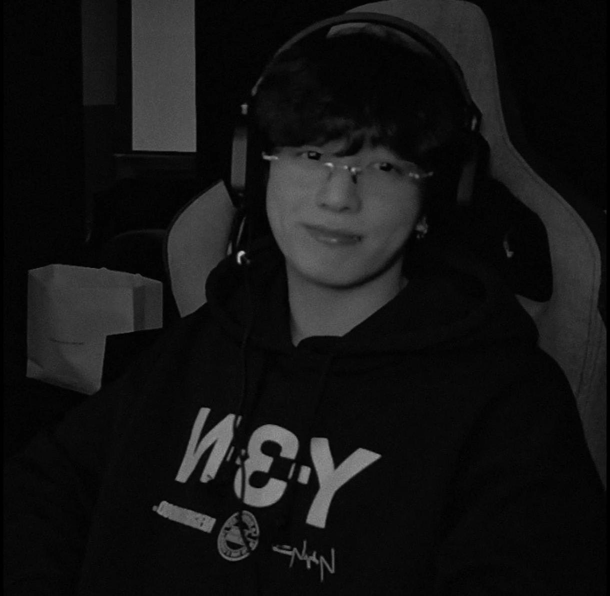 Jeon Jungkook thumbnail
