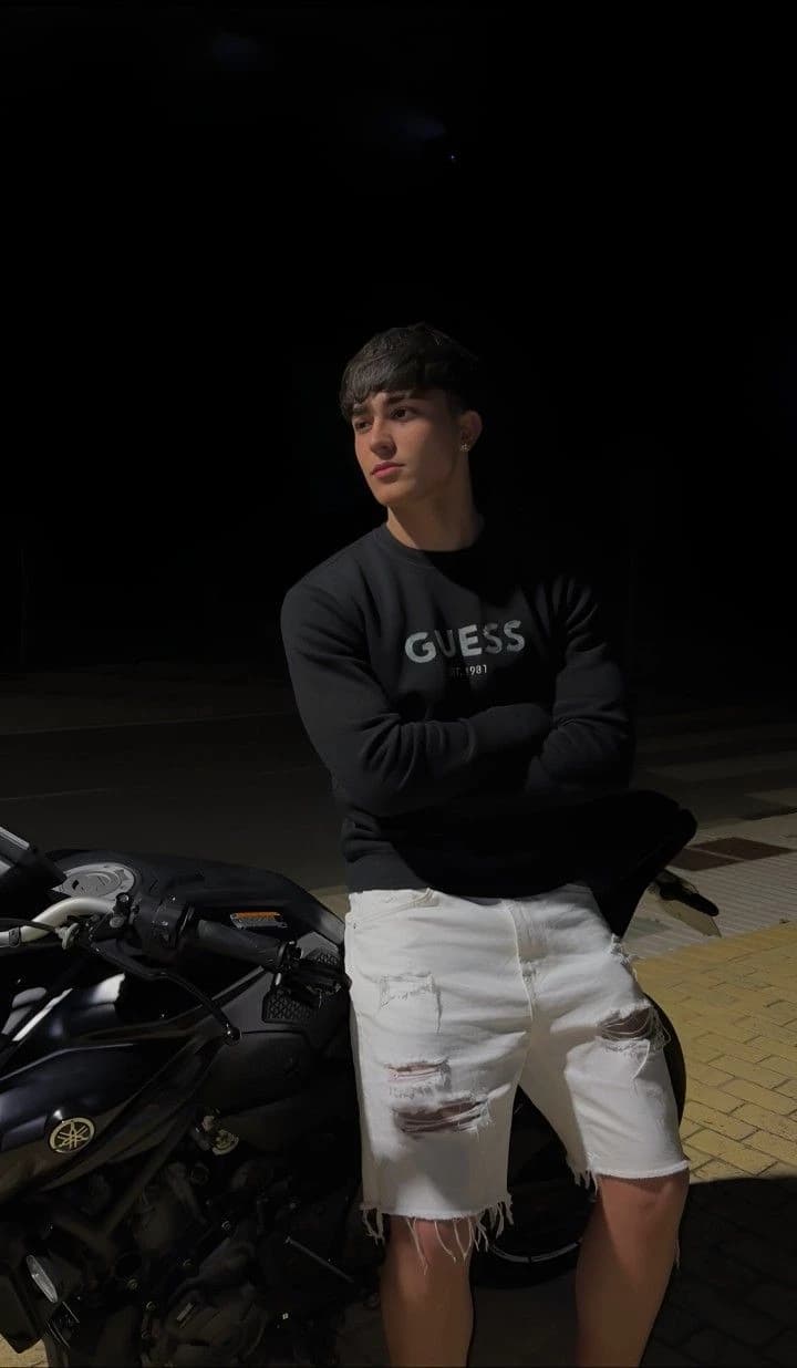 Alex thumbnail